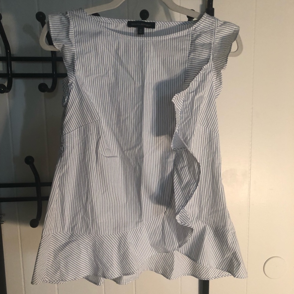 Banana Republic white and blue striped blouse 😍